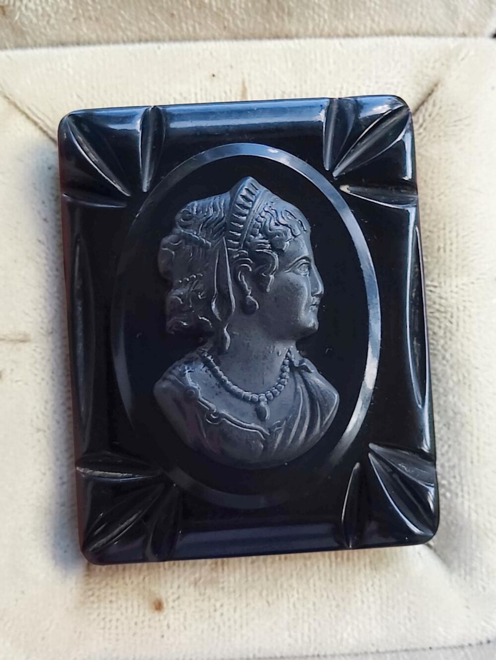 Large Antique Jet nx Bakelite Camep Mourning? Brooch